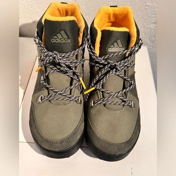 Adidas Snowpitch Green Gold  High Top Sneaker Hiker Grip  Men’s  Big Kid 5.5 - Picture 8 of 13